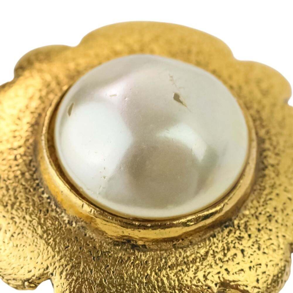 CHANEL Authentic Vintage Gold Pearl Earrings - Picture 14 of 15